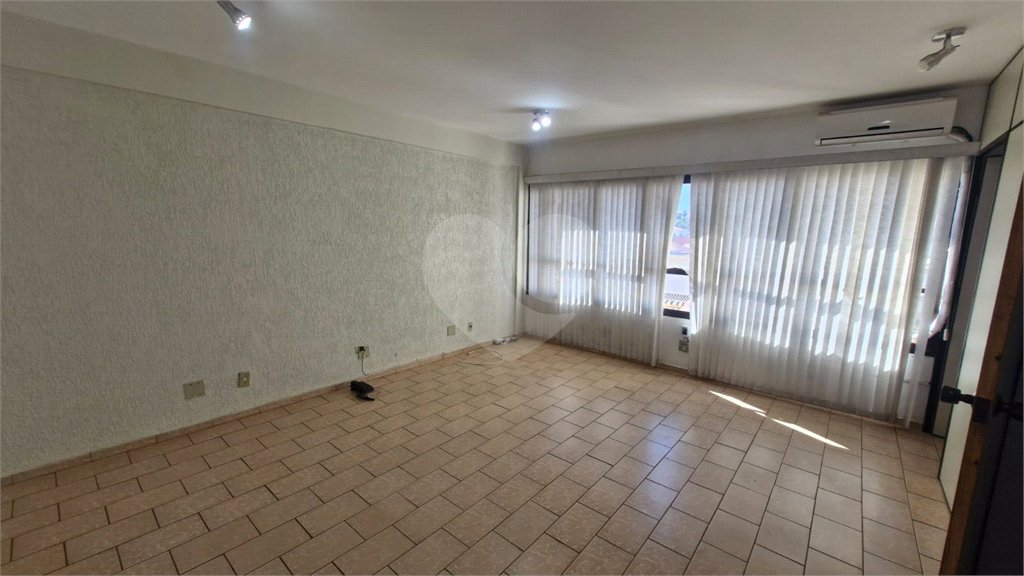 Sala Comercial à Venda no Edifício Luciano Zanollo – São Carlos/SP