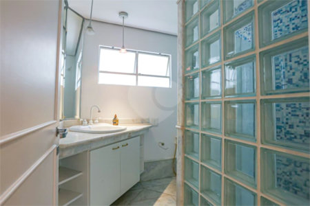 Apartamento na Bela Vista com 228m² 3 dormitorios Aceita e estuda Permuta.