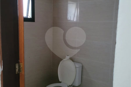 Salão para alugar em Vila Romanópolis, Ferraz de Vasconcelos, SP