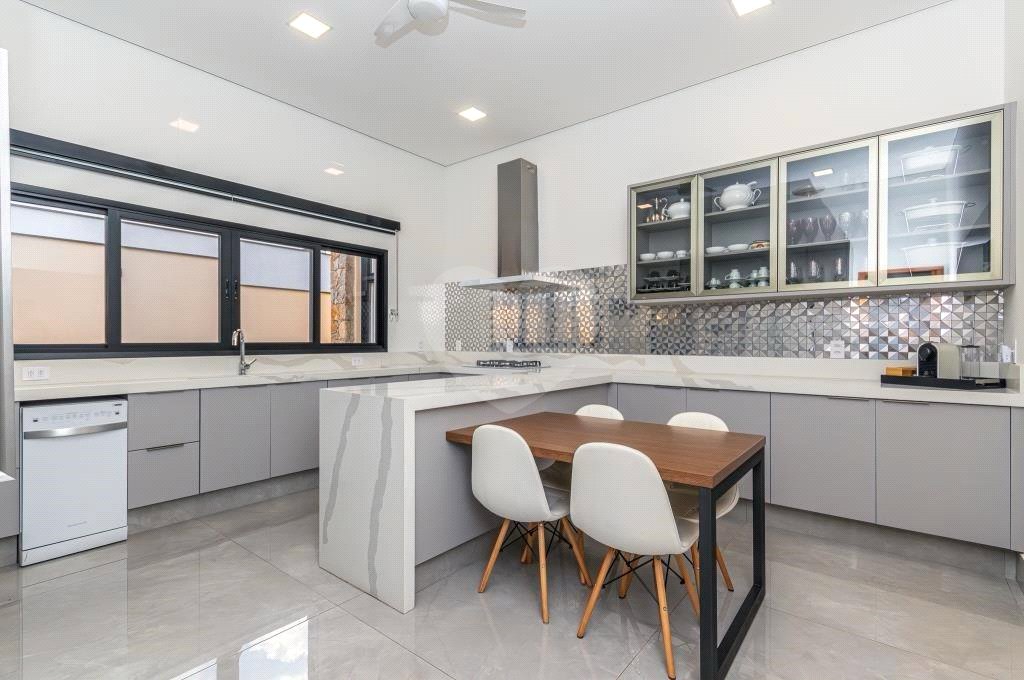 Casa à venda com 4 suítes no condomínio Saint Patrick, Sorocaba - SP