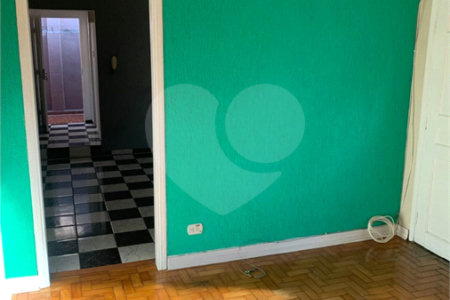 Casa à venda com 4 quartos, sendo 2 suítes,  no Centro, Mairinque, SP