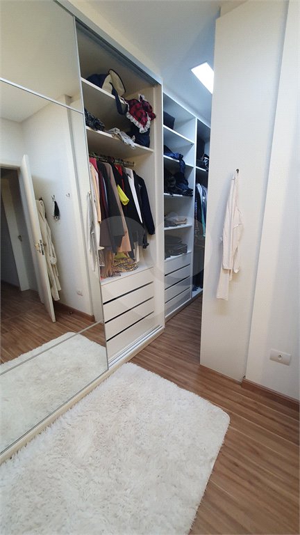 CASA A VENDA NO URBANOVA COM 390M², 5 DORMITORIOS, 6 BANHEIROS, PISCINA, 3 VAGAS, Sjc