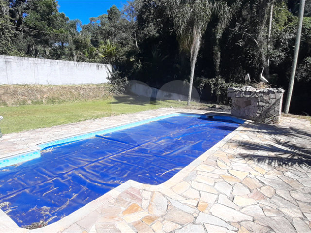 Casa à venda com 3 quartos, sendo 1 suíte,  no condomínio Sausalito, Mairiporã - SP