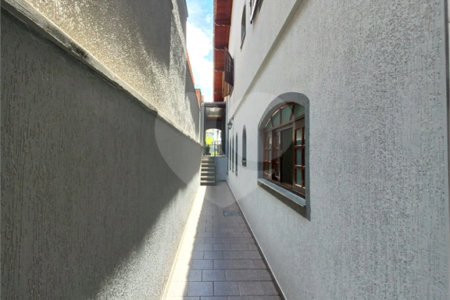 Sobrado à venda com 3 quartos, sendo 1 suíte,  em Jardim Pinheiros, São Paulo, SP