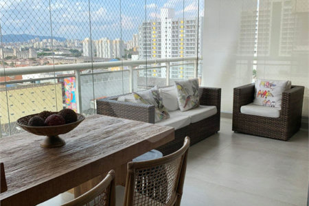 Apartamento à venda com 3 suítes em Lapa, São Paulo, SP
