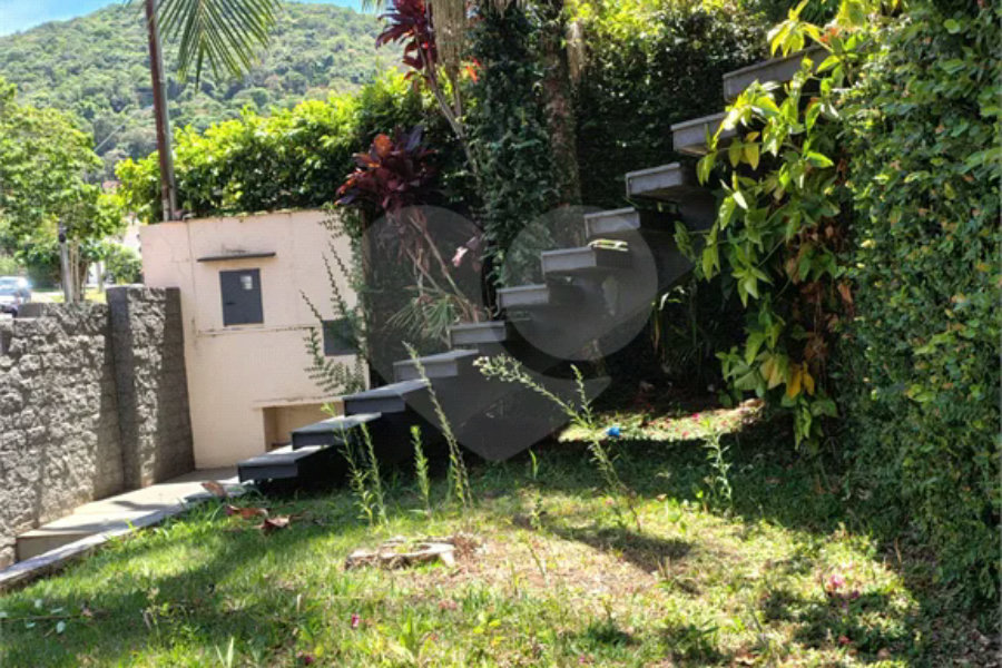 Casa à venda ou para alugar com 5 quartos, sendo 2 suítes, em Jardim Dos Estados, Poços de Caldas - MG