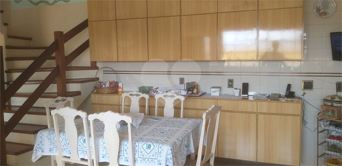 Casa à venda com 3 suítes em Parque Peruche, São Paulo, SP