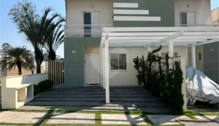 Sobrado à venda com 3 quartos, sendo 1 suíte,  em Jardim Belizário, Cotia, SP