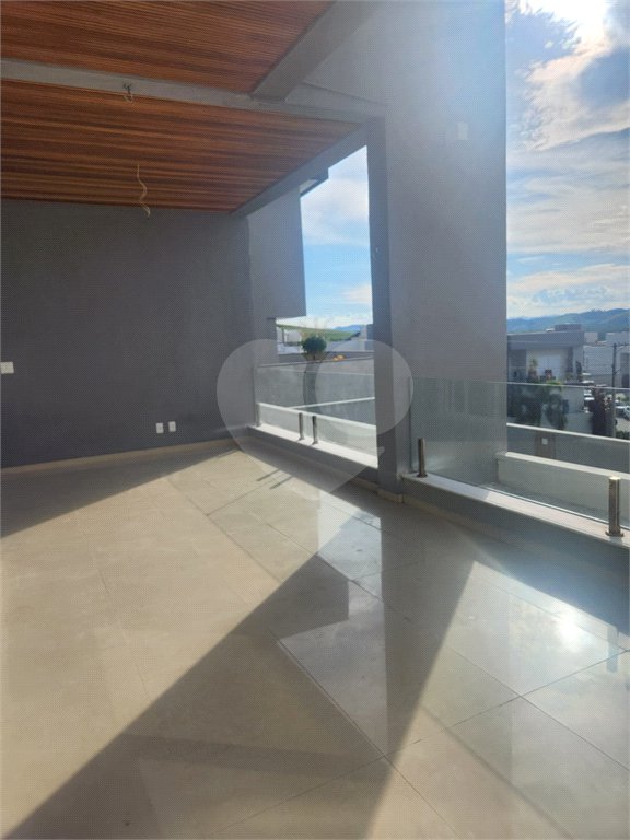 Casa à venda ou para alugar com 4 suítes no condomínio Residencial Jaguary, São José dos Campos - SP