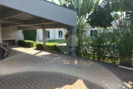 Casa à venda com 4 quartos, sendo 3 suítes, no condomínio Terras de Mont Serrat, Salto - SP