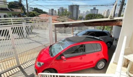 Casa Térrea à venda com 7 quartos, sendo 1 suíte,  em Vila Paulicéia, São Paulo, SP