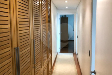 Apartamento à venda com 4 suítes em Vila Oliveira, Mogi das Cruzes, SP