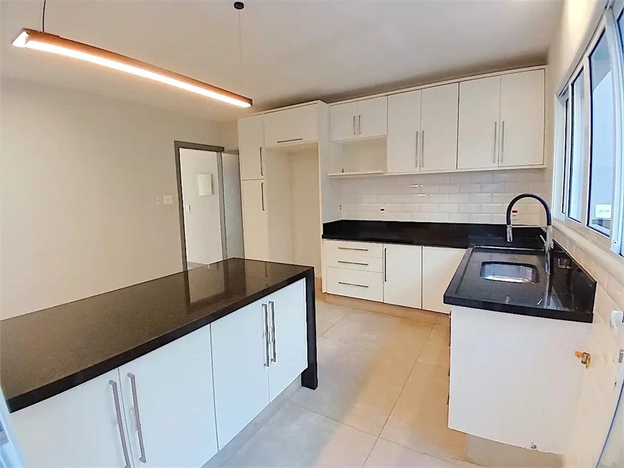 Sobrado à venda com 3 quartos, sendo 1 suíte,  em Brooklin Paulista, São Paulo, SP