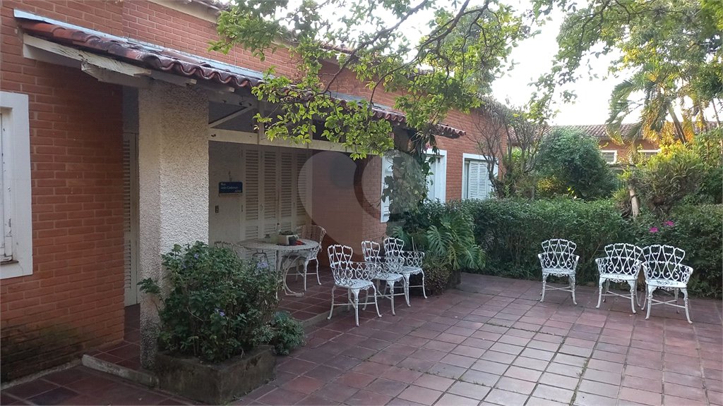 Casa à venda ou para alugar com 4 quartos, sendo 1 suíte, no Centro, Vinhedo, SP