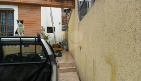 Sobrado à venda com 3 quartos, sendo 1 suíte,  em Vila Romero, São Paulo, SP