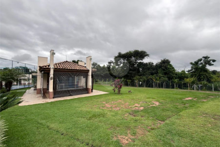 Casa à venda com 2 quartos, sendo 1 suíte, no condomínio Terras de São Francisco, Sorocaba - SP