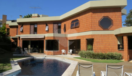 Casa de Vila à venda com 5 quartos, sendo 3 suítes,  em Morumbi, São Paulo, SP