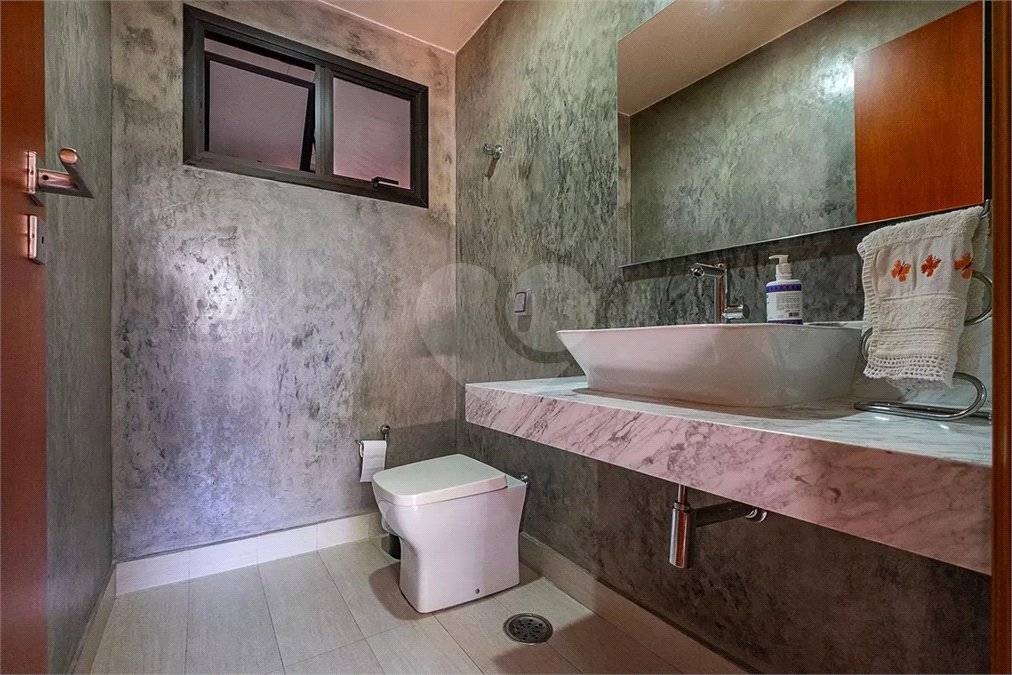 Apartamento à venda com 3 quartos, sendo 1 suíte, em Jardim das Bandeiras, São Paulo, SP
