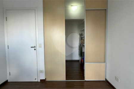Apartamento à venda com 3 quartos, sendo 1 suíte, em Vila Paulicéia, São Paulo, SP