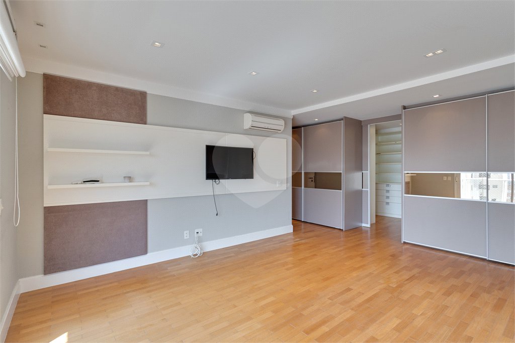 Apartamento à venda com 4 suítes em Campo Belo, São Paulo, SP
