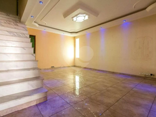 Sobrado à venda com 3 quartos em Vila Carrão, São Paulo, SP