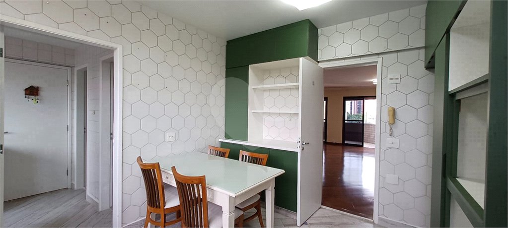 Apartamento à venda com 3 quartos, sendo 1 suíte,  em Lar São Paulo, São Paulo, SP