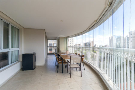 Apartamento à venda com 4 suítes em Vila Sofia, São Paulo, SP