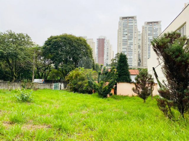 Terreno à venda em Campo Belo, São Paulo, SP
