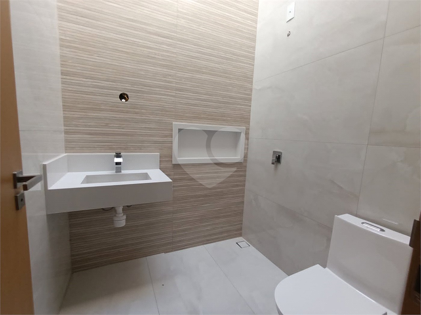 Casa à venda com 3 suítes no condomínio Villa Sapezal, Indaiatuba - SP