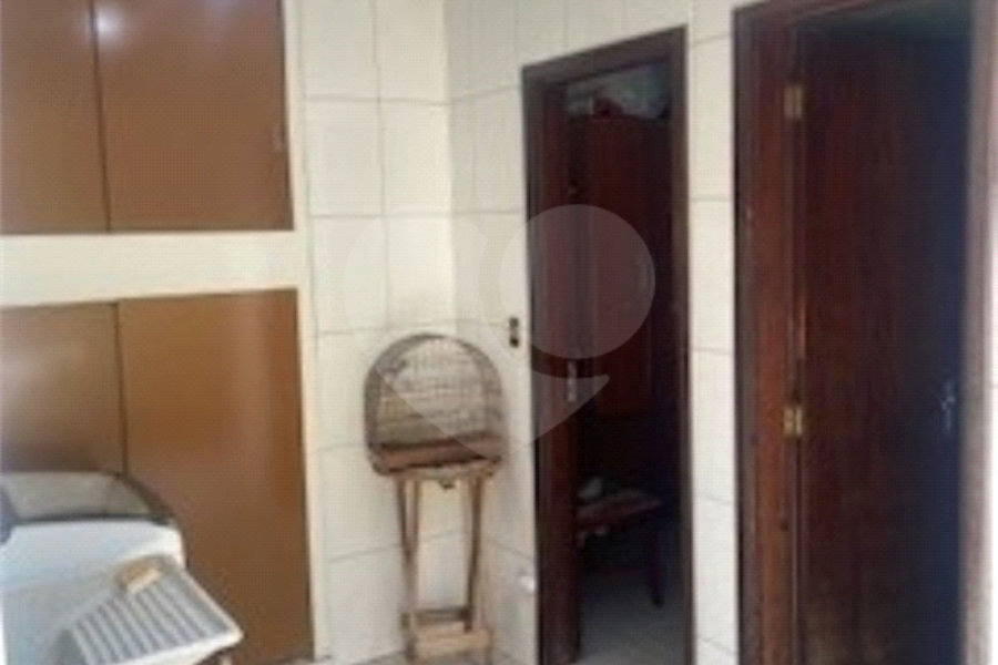 Sobrado à venda com 4 quartos, sendo 1 suíte, em Parque Edu Chaves, São Paulo, SP