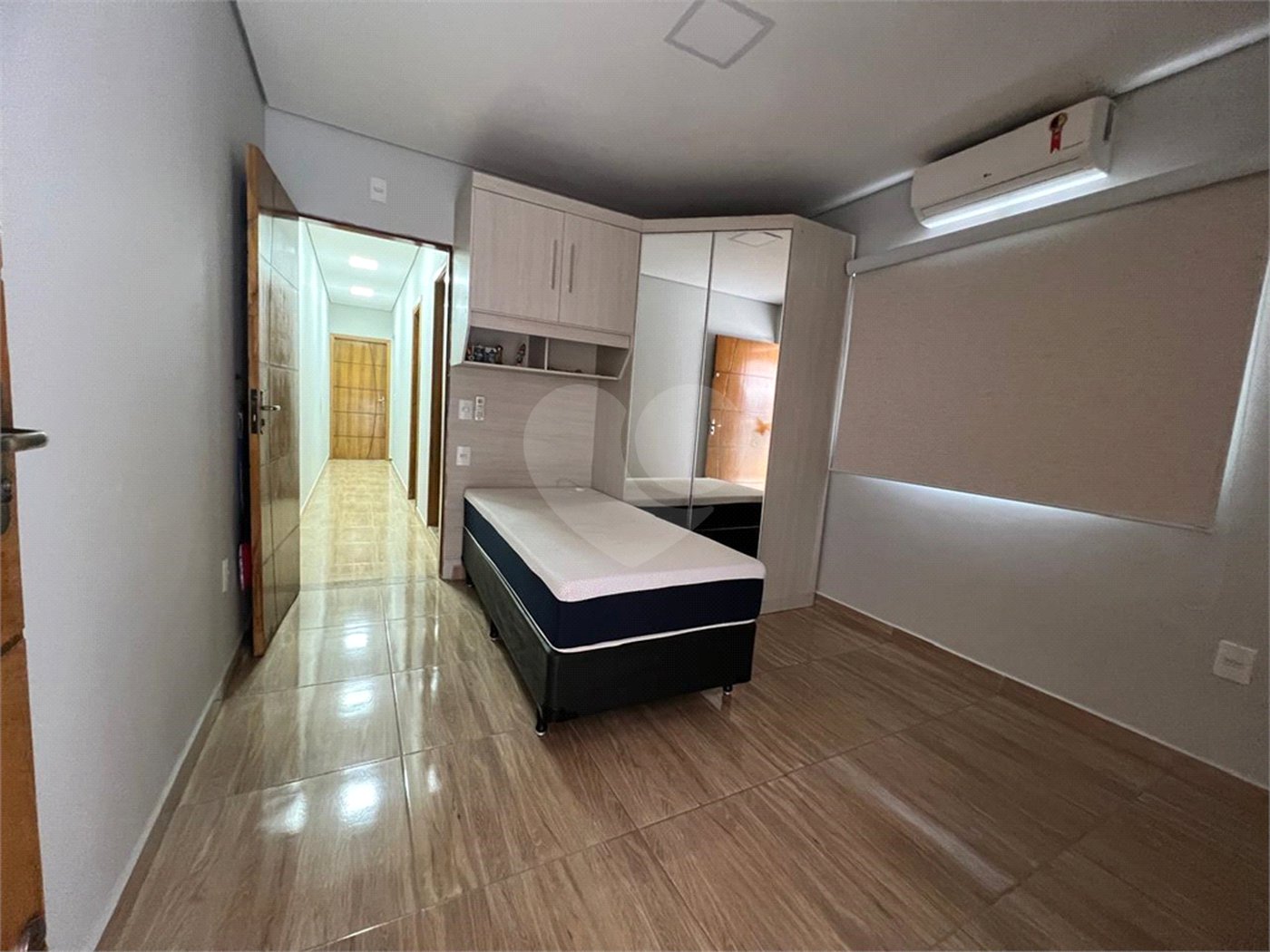 Sobrado à venda com 4 quartos, sendo 2 suítes,  em Jardim Marisa, São Paulo, SP