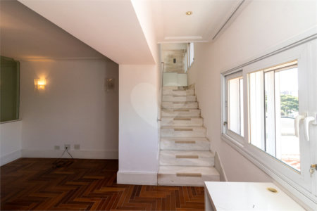 Sobrado à venda com 6 quartos, sendo 4 suítes,  em Alto da Lapa, São Paulo, SP
