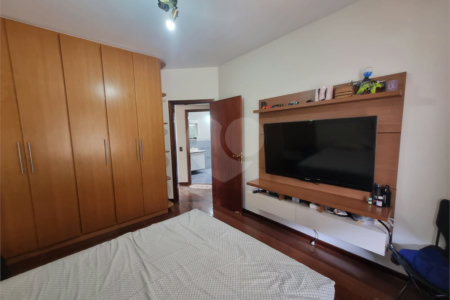Sobrado à venda com 3 quartos, sendo 1 suíte,  em Vila Trujillo, Sorocaba, SP