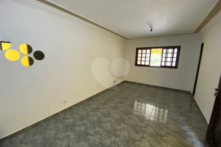 Sobrado à venda com 3 quartos, sendo 1 suíte, em Vila dos Remédios, São Paulo, SP