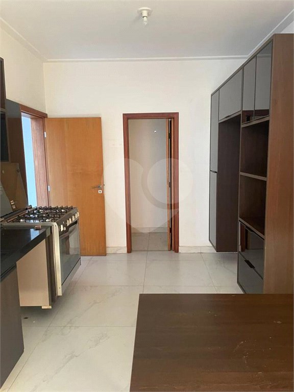 Casa à venda com 4 quartos, sendo 2 suítes,  no condomínio Residencial Castanheira, Sorocaba - SP