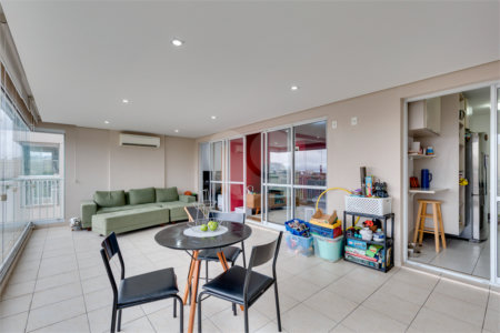 Apartamento à venda com 4 quartos, sendo 2 suítes, em Santo Amaro, São Paulo, SP