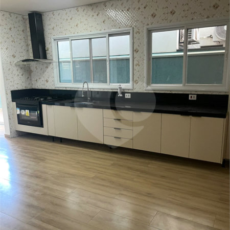 Casa à venda ou para alugar com 2 quartos, sendo 4 suítes, no condomínio Residencial Jardim Bréscia, Indaiatuba - SP