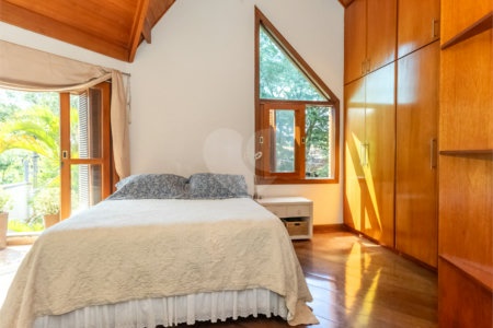 Casa à venda com 4 quartos, sendo 2 suítes, em Jardim Marajoara, São Paulo, SP