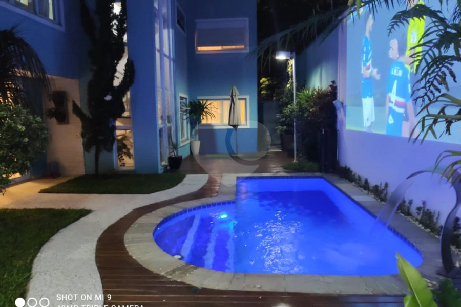 Casa à venda com 4 suítes em Santana, São Paulo, SP