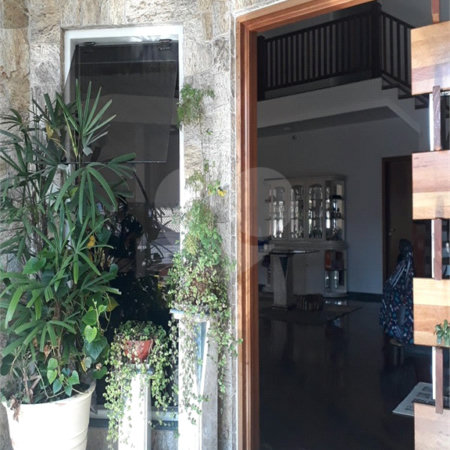 Sobrado à venda com 4 quartos, sendo 3 suítes, em Vila Mazzei, São Paulo, SP