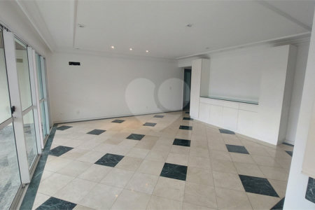Apartamento à venda com 3 quartos, sendo 1 suíte, em Alto da Boa Vista, São Paulo, SP