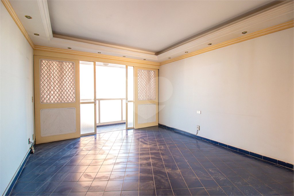 Apartamento à venda com 3 quartos, sendo 1 suíte, em Campo Belo, São Paulo, SP