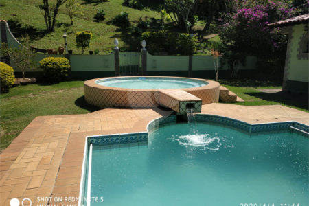 Casa à venda ou para alugar com 5 quartos, sendo 2 suítes, no condomínio Restinga Verde, São Roque - SP