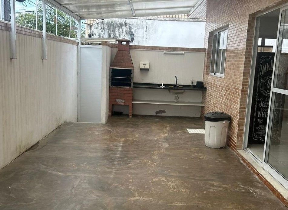 Casa com 2 dormitórios à venda, 109 m² por R$ 585.000,00 - Marapé - Santos/SP