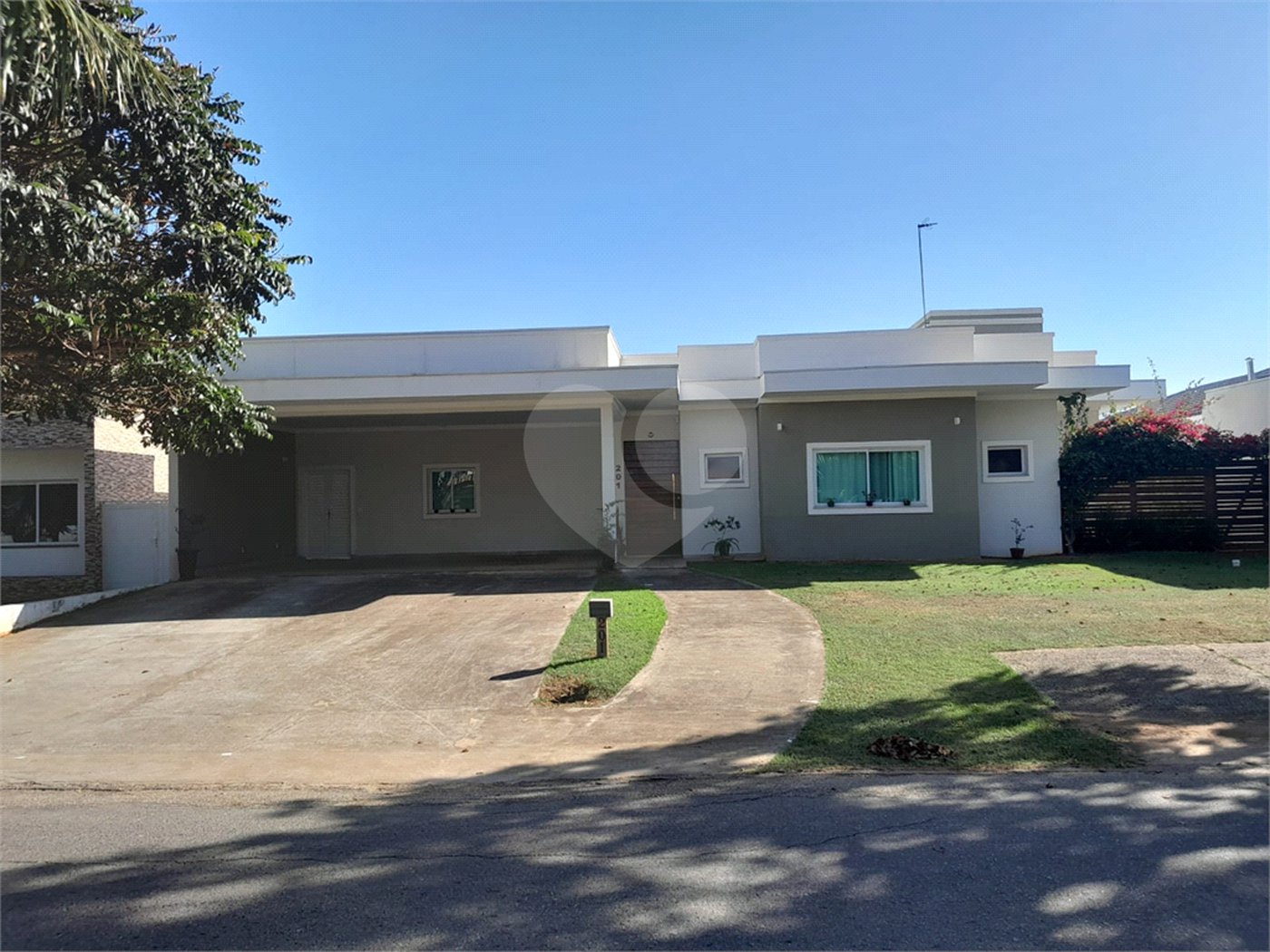 Casa à venda com 3 suítes no condomínio Village Ipanema 1, Araçoiaba da Serra - SP