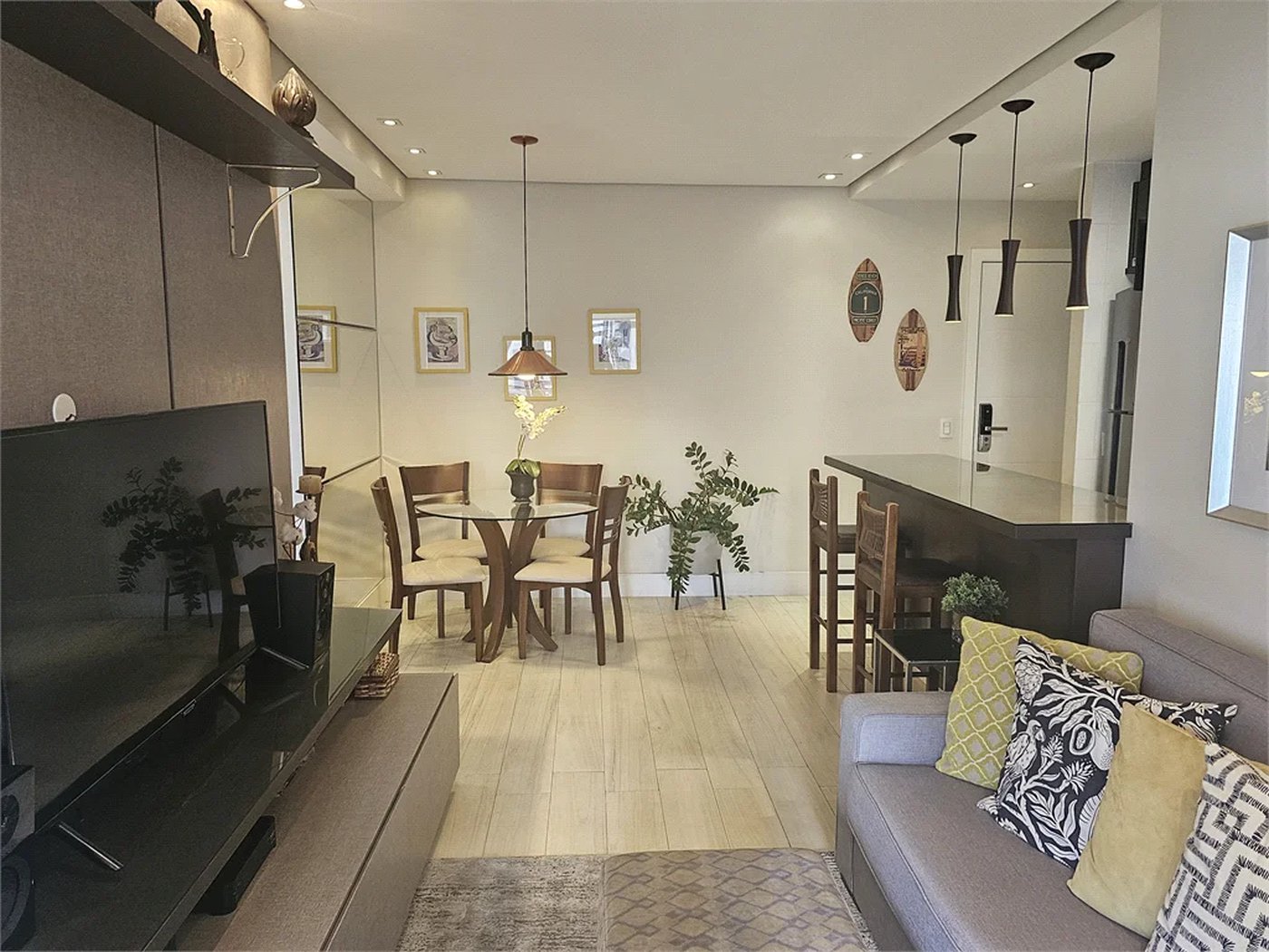 Apartamento para alugar com 2 quartos, sendo 1 suíte, em Jardim das Acácias, São Paulo, SP