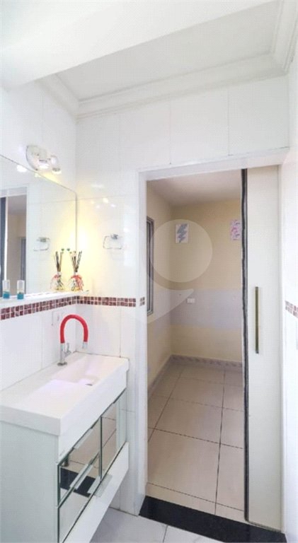 Sobrado à venda com 3 quartos, sendo 1 suíte,  em Vila Constança, São Paulo, SP