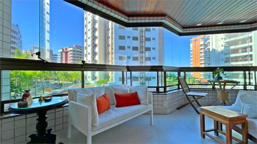 Apartamento à venda com 3 quartos, sendo 2 suítes, em Riviera de São Lourenço, Bertioga, SP