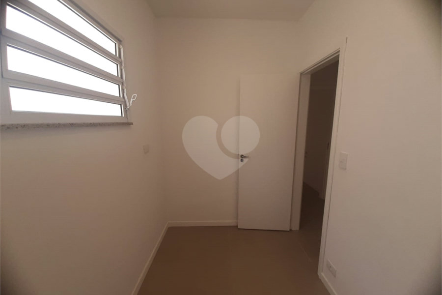 Casa Térrea à venda ou para alugar com 4 suítes em Jardim São Bento, São Paulo, SP