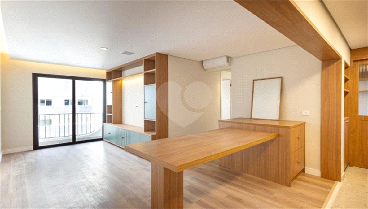 Apartamento à venda com 2 quartos, sendo 1 suíte, em Vila Olímpia, São Paulo, SP